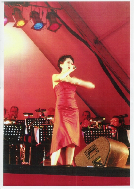 Caroline performing at the Taronga Summer Concert series